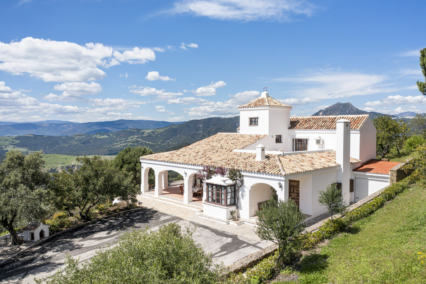 Mirando hacia el pueblo de Gaucin en la distancia